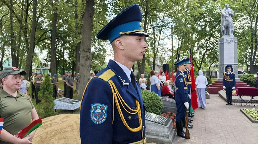 В Кобрине перезахоронили останки советского летчика, погибшего в первый день ВОВ